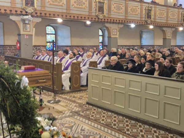  Pogrzeb śp. ks. prał. Walentego Bykowskiego 