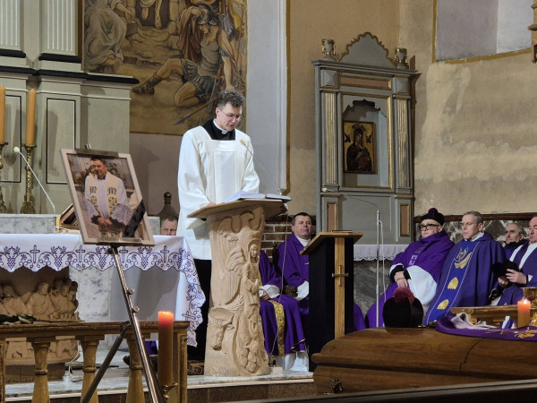  Msza święta żałobna w intencji śp. ks. prał. Tadeusza Lewdarowicza 